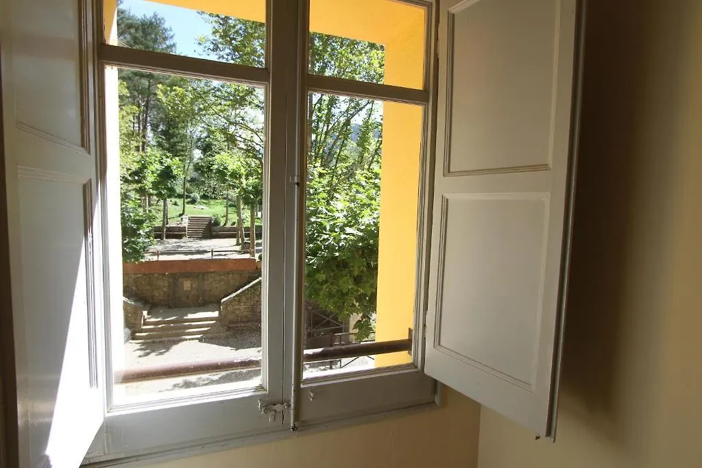 Alberg Roques Blanques Ribes De Freser Hostel